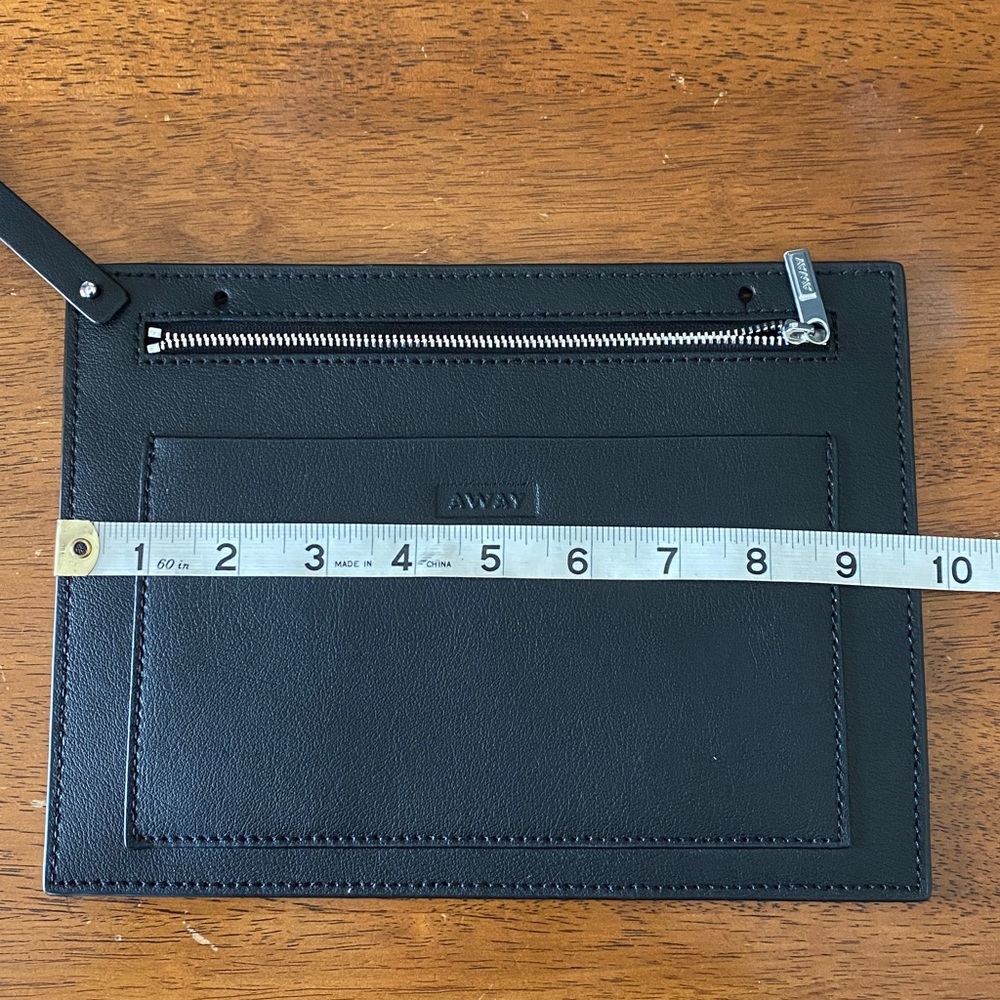 Away Pouch - Picture 4 of 6